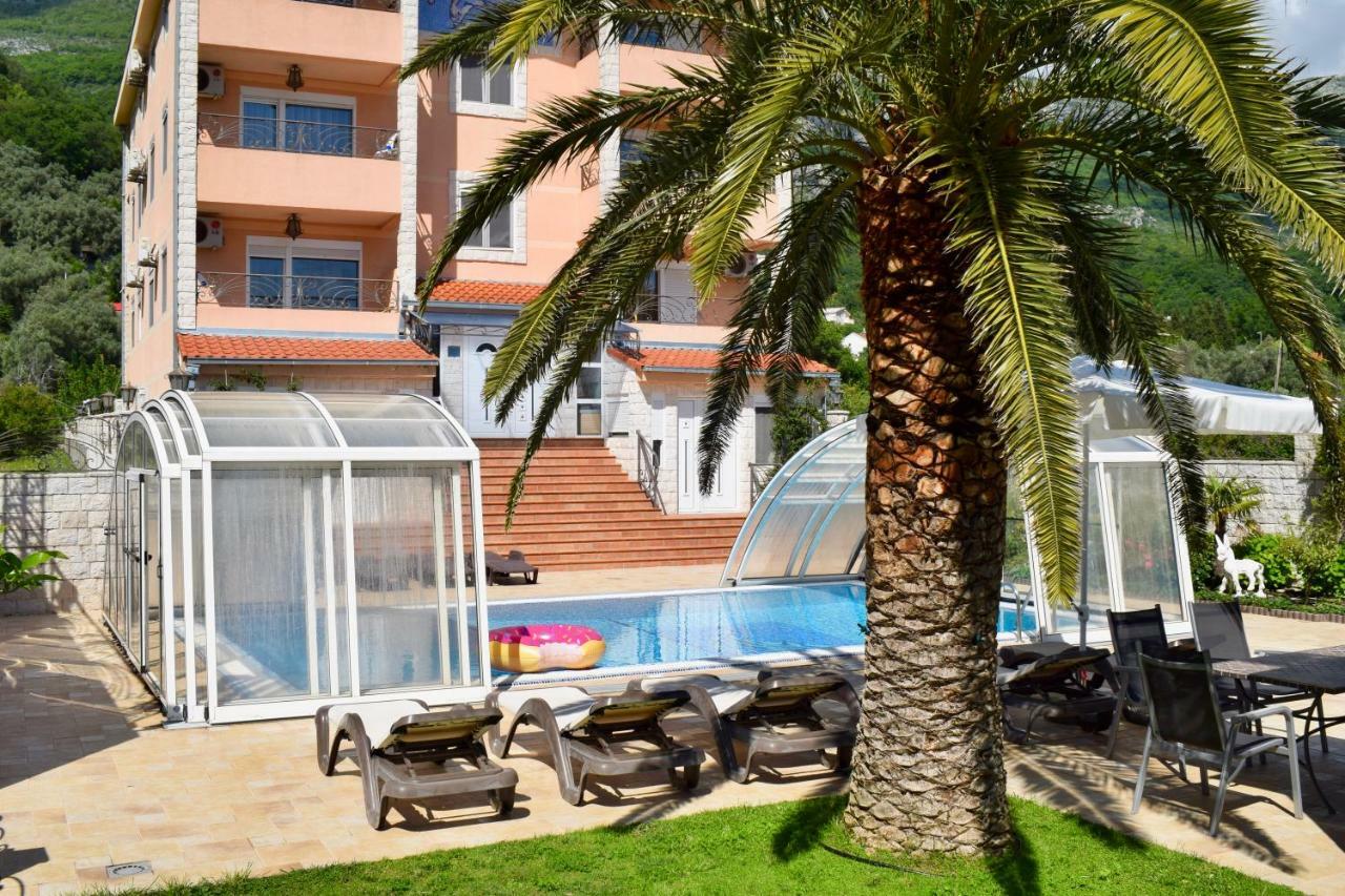 Villa Dolphin Apartments Petrovac Exterior photo